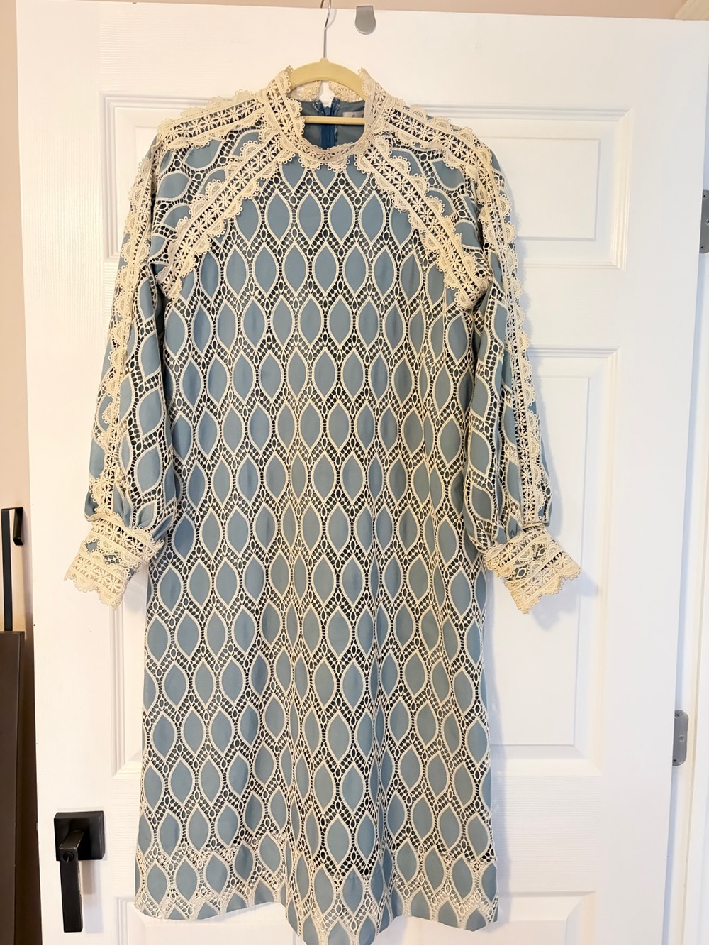 Vintage Sophi Marand women’s Crochet Lace Overlay Dress with Light Blue Lining
